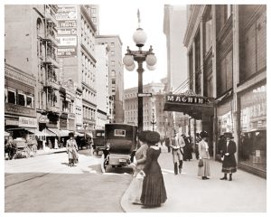 497 Photo of Geary and Grant streets with I Magnin in the background